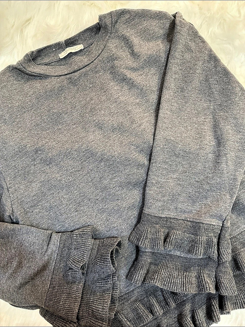 Zara Trafaluc Gray Ruffle Hem Sweater Like New